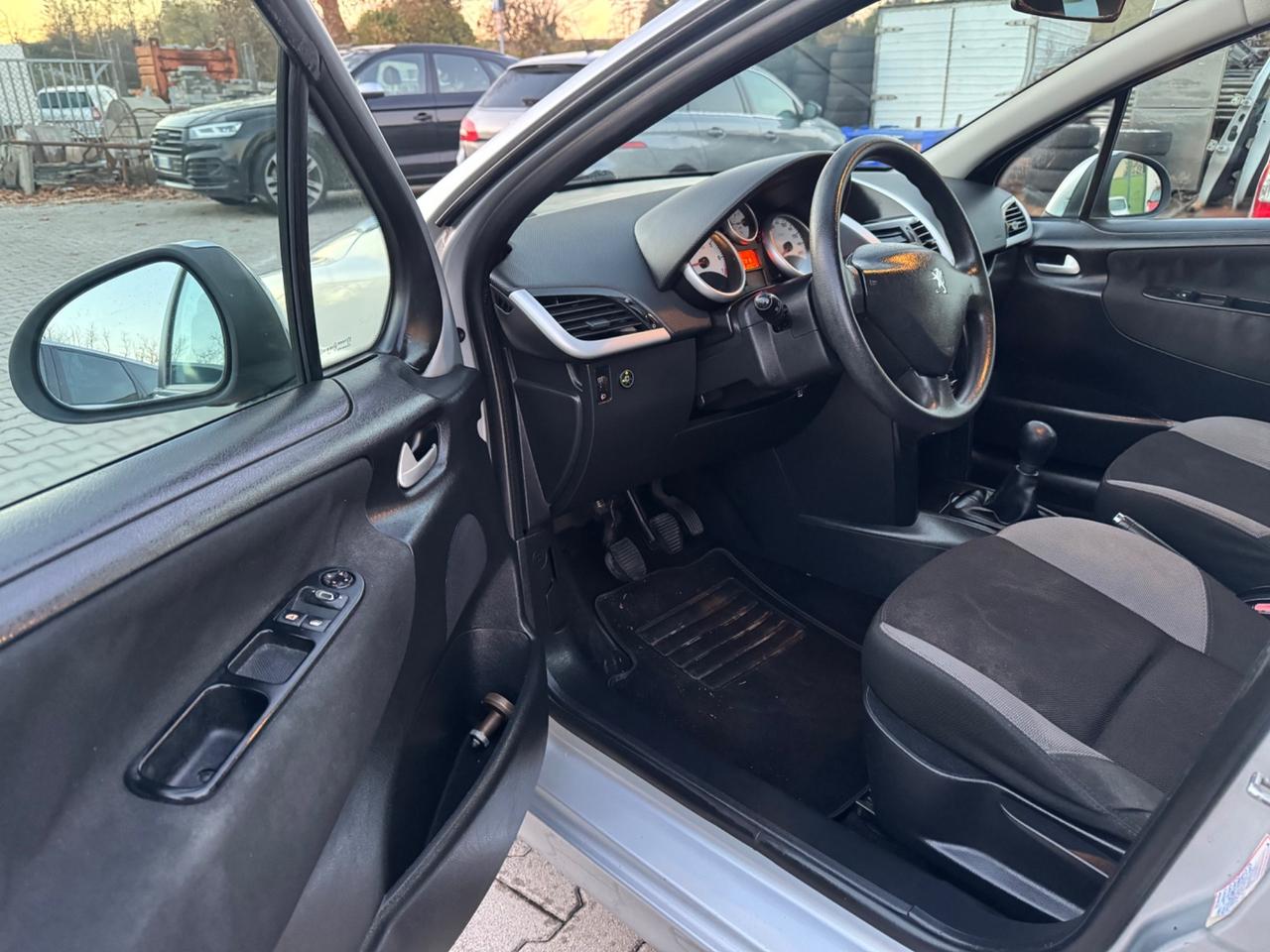 Peugeot 207 1.4 8V 75CV 5p. X Line ECO GPL