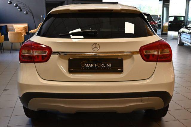 MERCEDES-BENZ GLA 180 D EXECUTIVE AUT.TEL CERCHI 17"VETRI SCURI SED.RISC