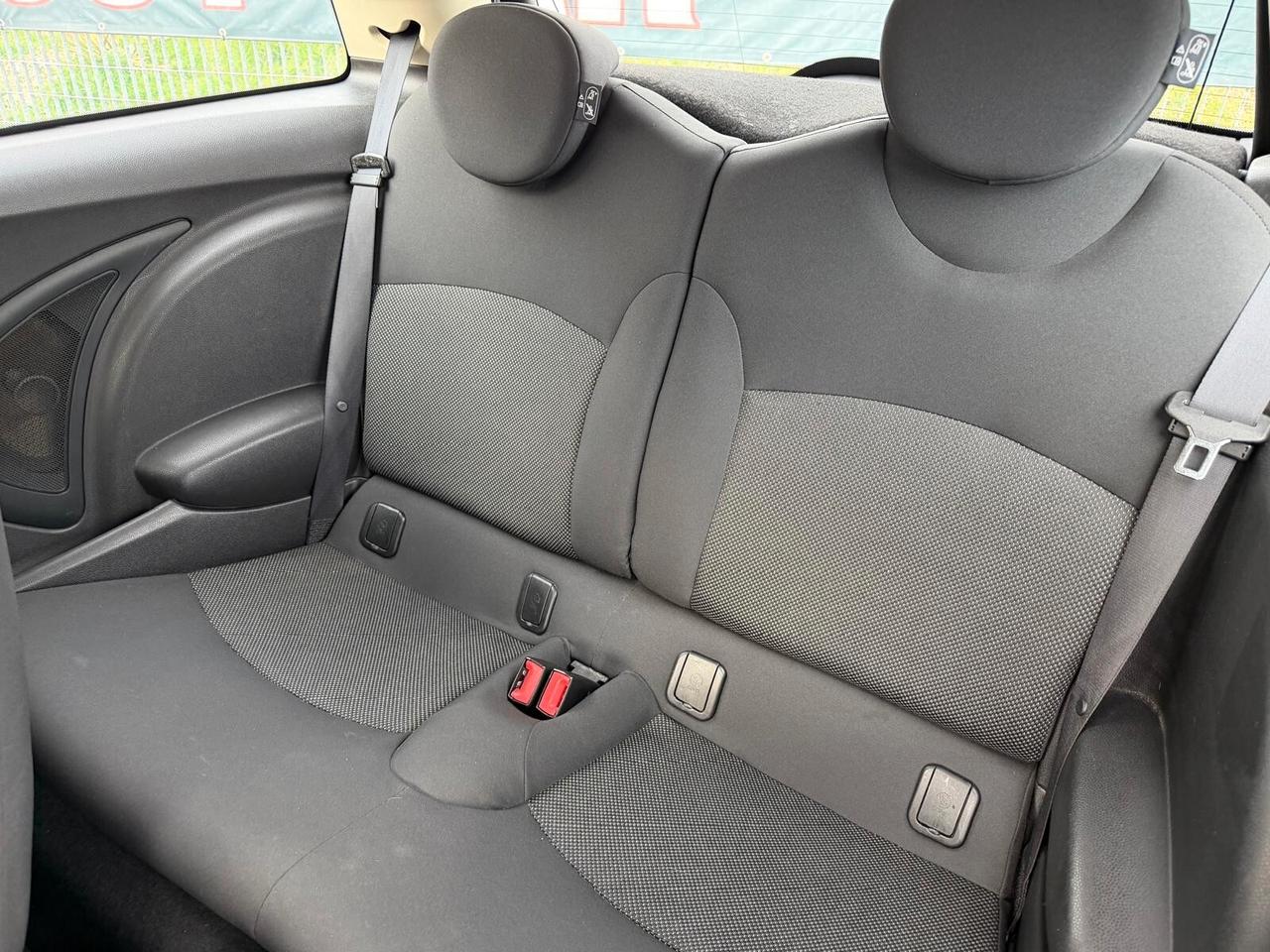 Mini 1.6 16v Cooper D 111cv -2012