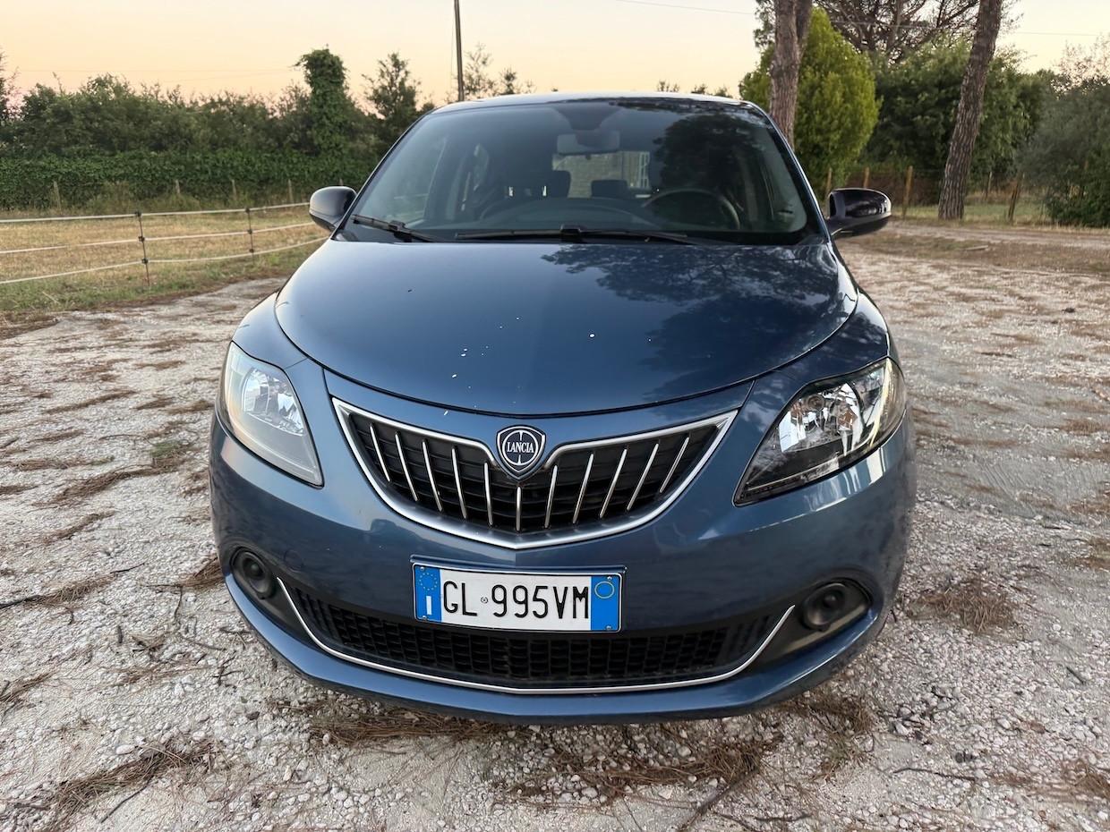 Lancia Ypsilon 1.0 FireFly 5 porte S&S Hybrid Silver