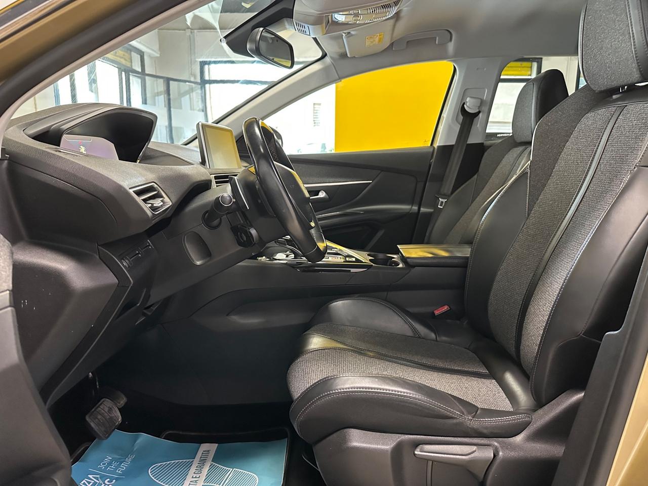 Peugeot 3008 BlueHDi 120 EAT6 S&S Allure