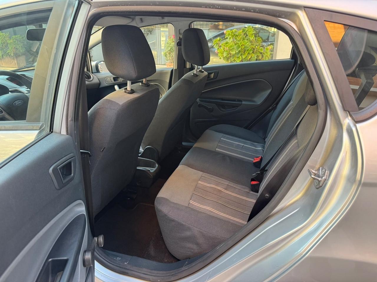 FORD Fiesta 1.4 TDCi 68CV 5 porte Titanium