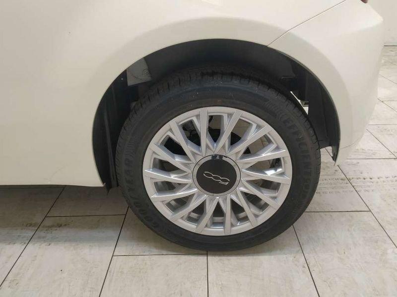 FIAT 500C 1.0 hybrid Dolcevita 70cv