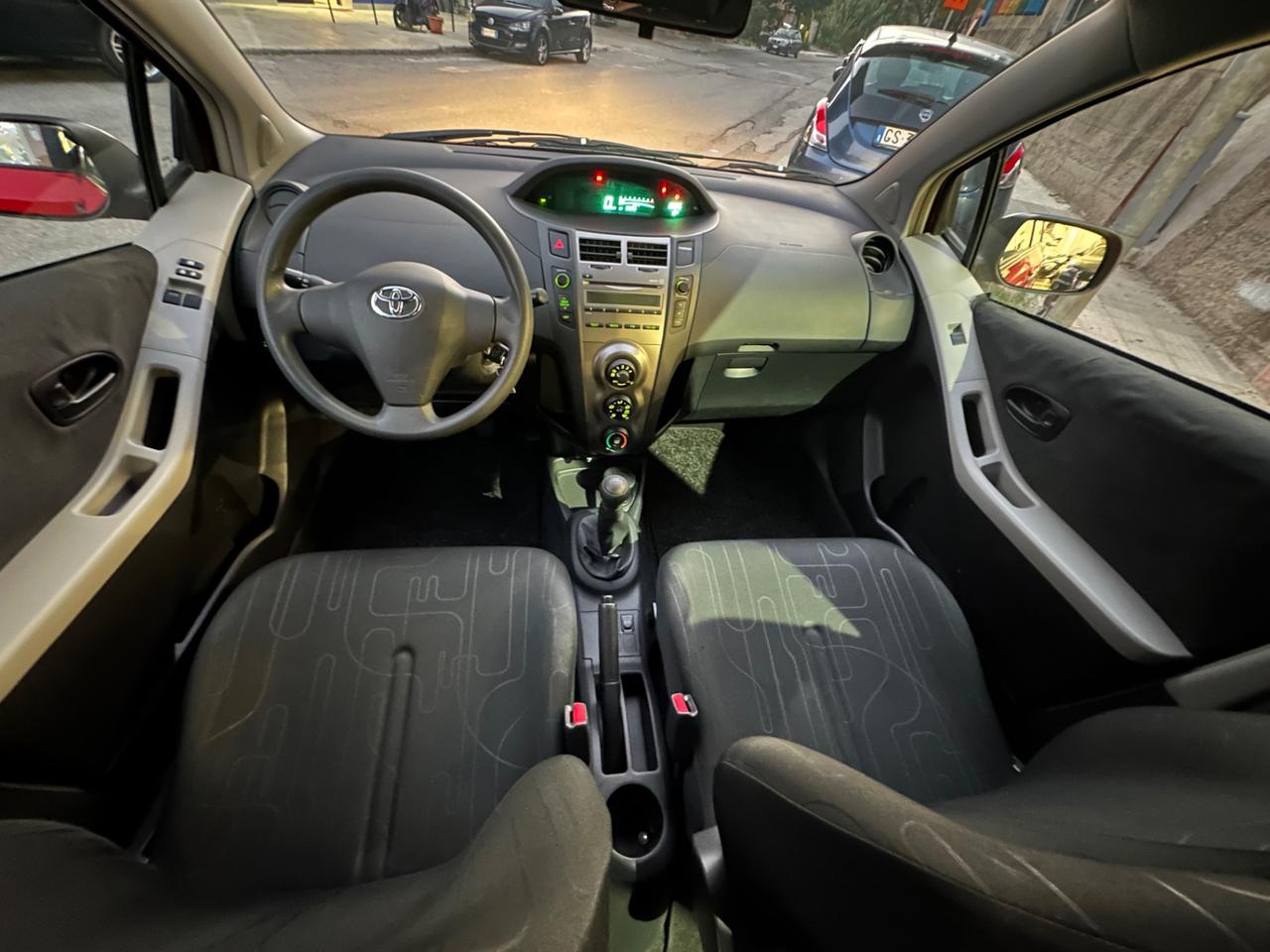 Toyota Yaris 1.0 5 porte Now