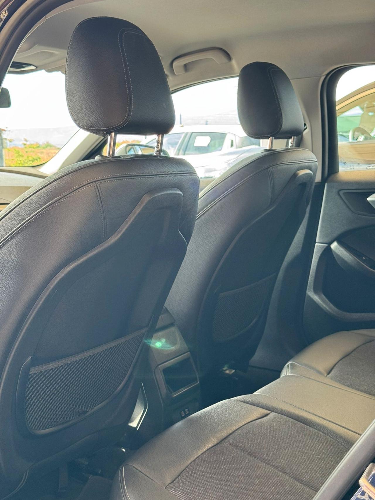 Bmw 118 118d 5p. Business Advantage