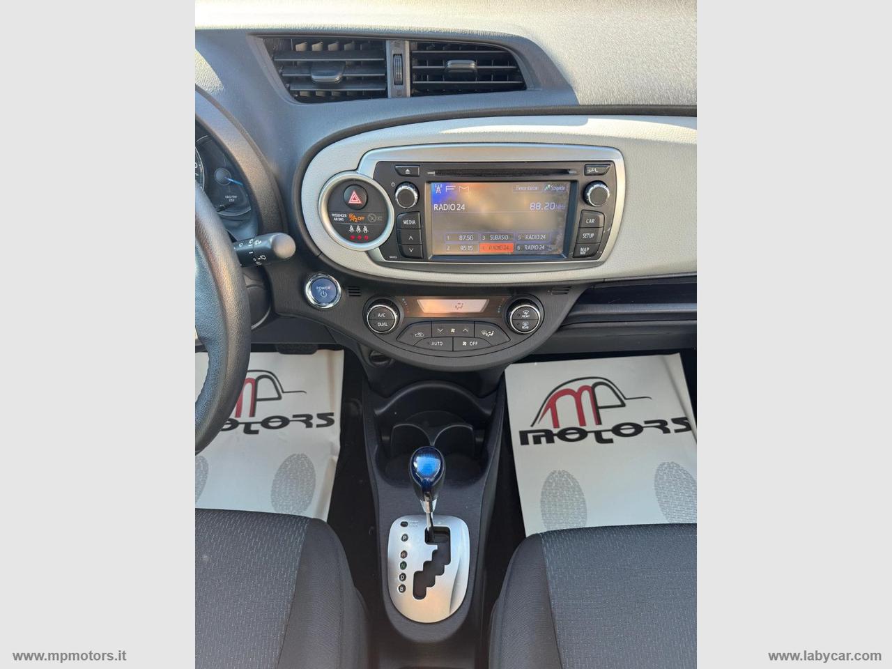 TOYOTA YARIS LOUNGE HYBRID 1.5 75CV