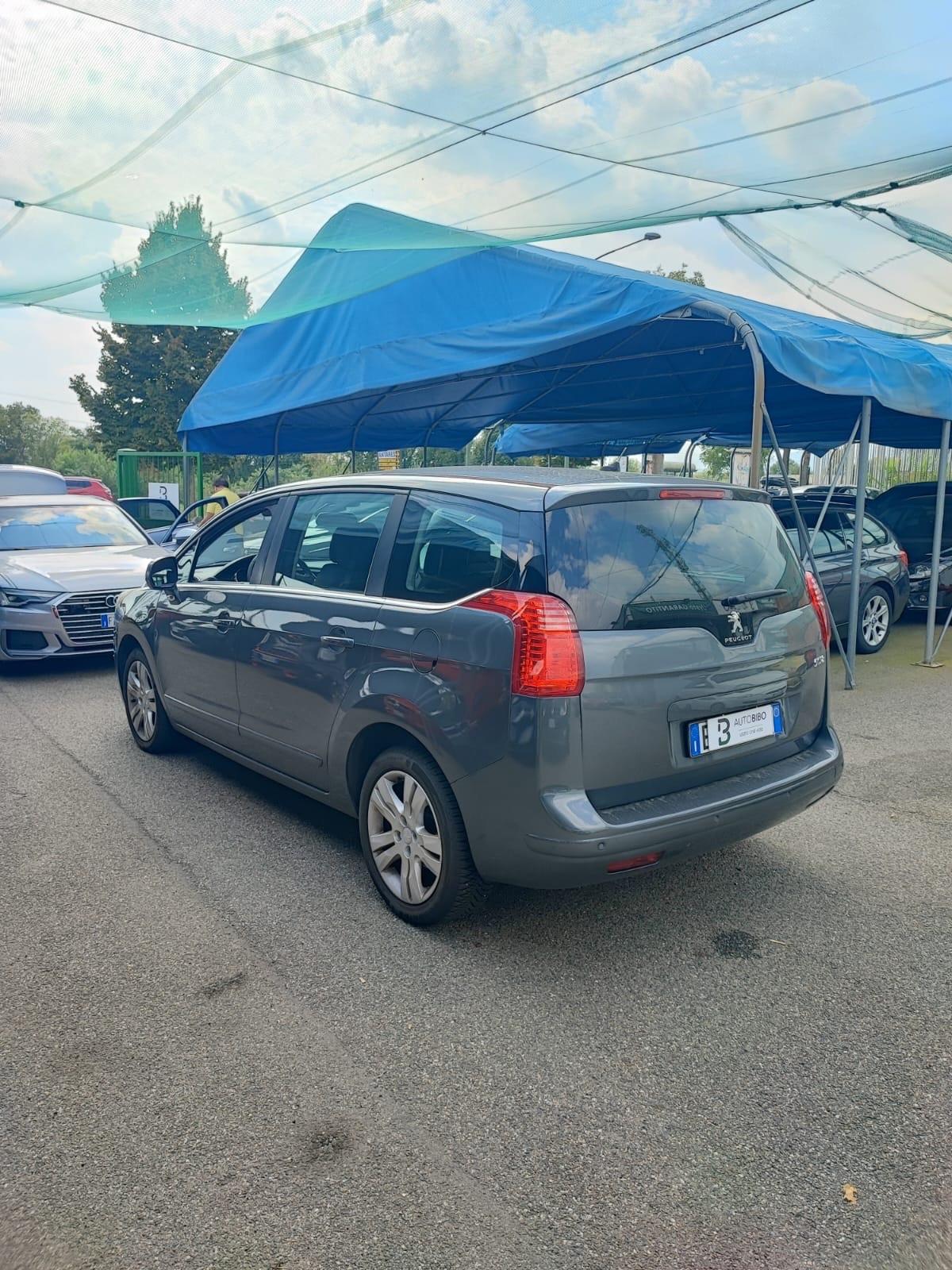 Peugeot 5008 1.6 HDi 115CV Allure