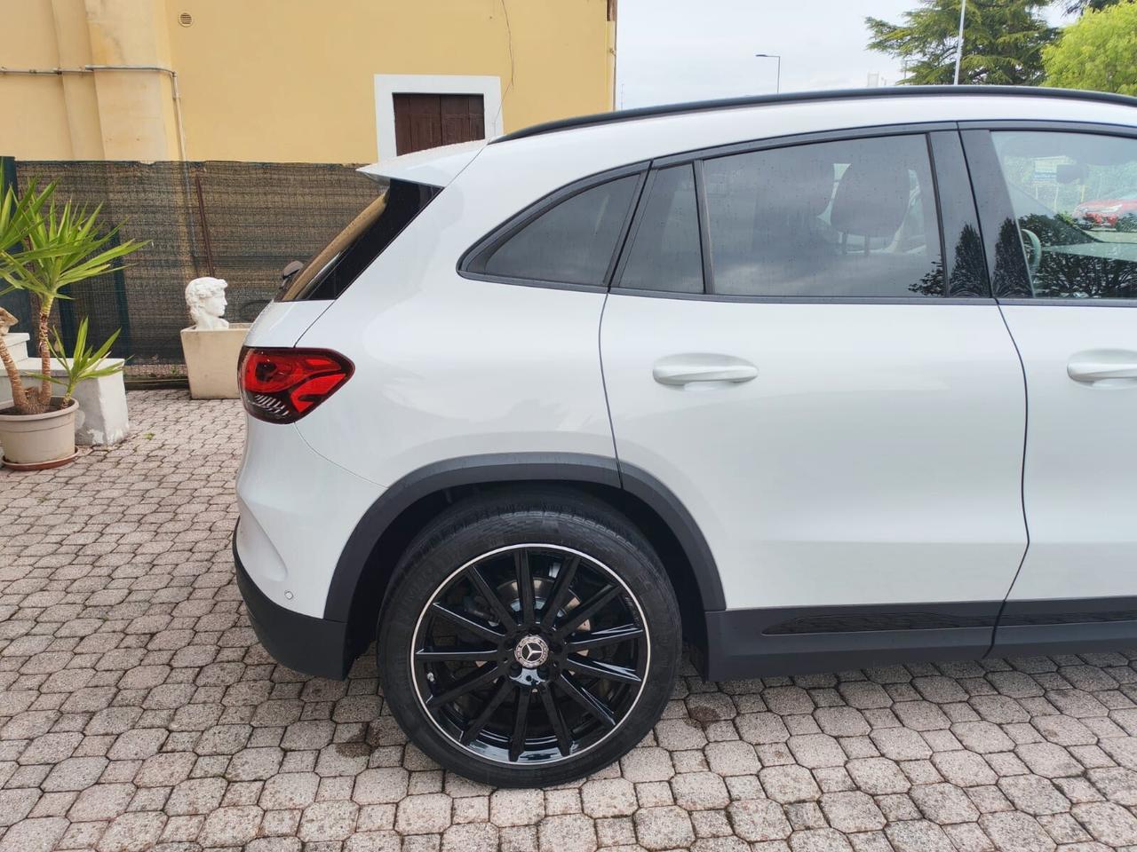 MERCEDES GLA 200 EXECUTIVE PREMIUM