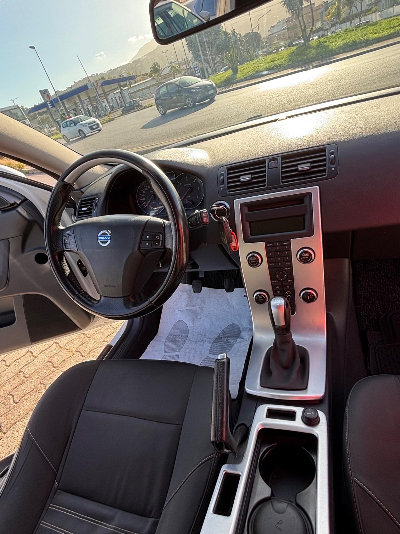 Volvo V50 D4 R-design