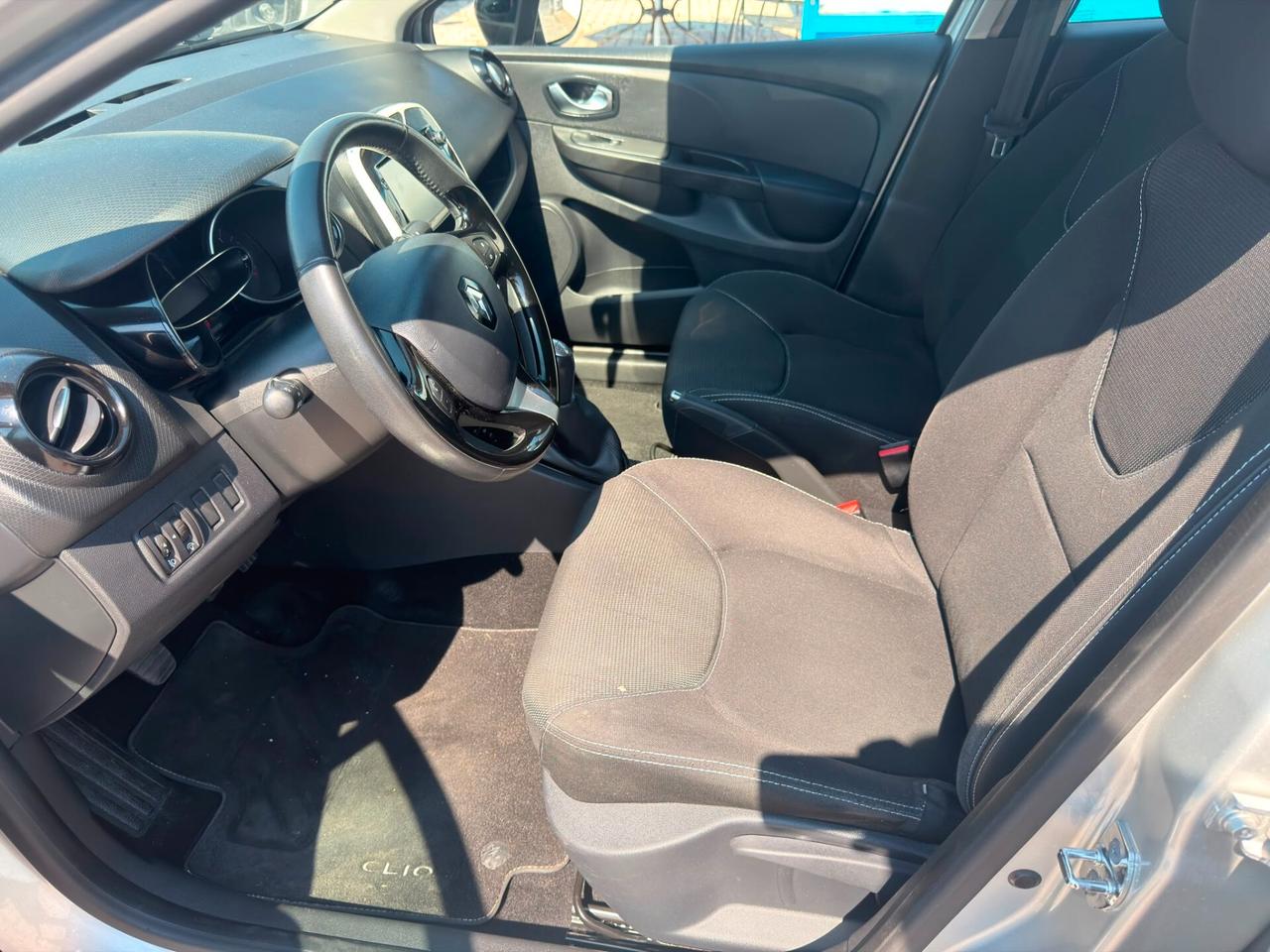 Renault Clio 1.2 75CV 5 porte Zen