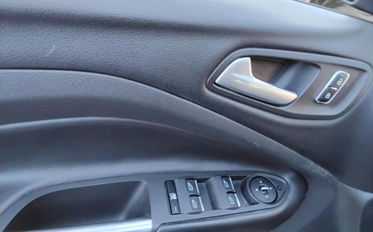 Ford Kuga 2.0 TDCI 163 CV 4WD Powershift Titanium