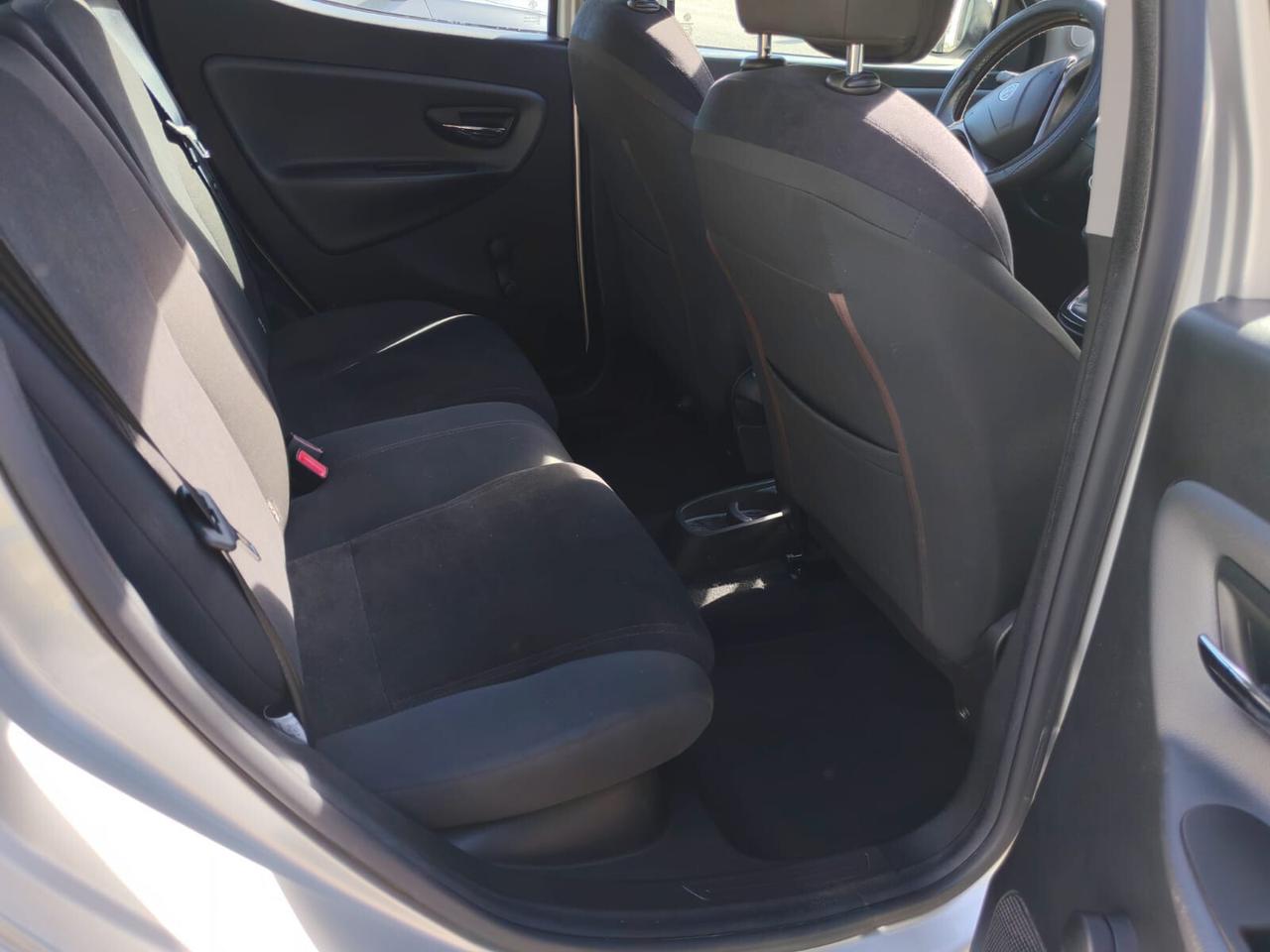 Lancia Ypsilon 0.9 TwinAir 85 CV 5 porte S&S DFN Platinum