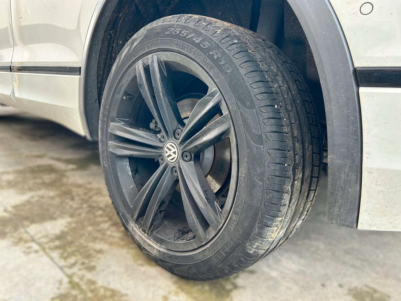 VW Tiguan 1.6 TDI 115CV R-Line - 2019 Incidentata