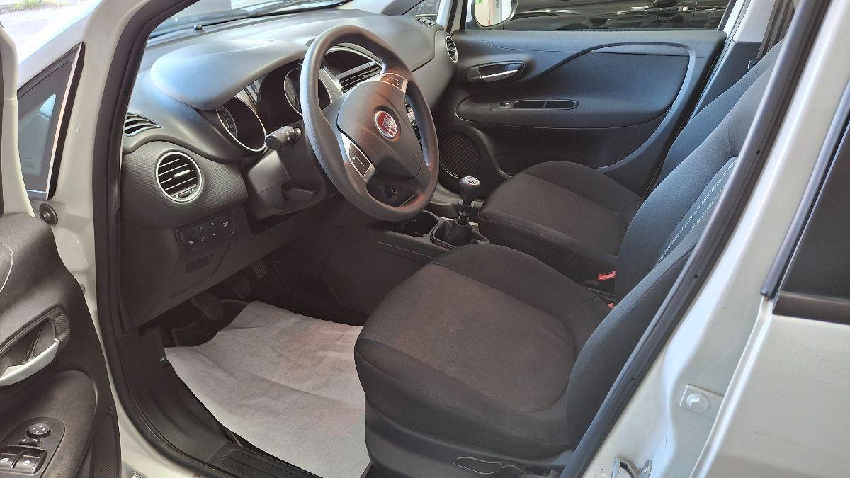 FIAT - Punto - 1.2 8V 5p. Street