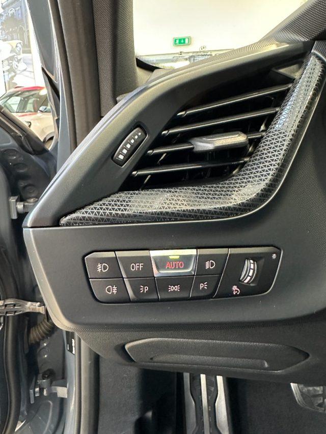 BMW 118 i Msport Auto - LED - 18" - Tetto - Carplay - Luci