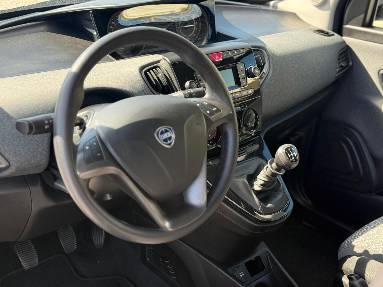 Lancia Ypsilon 1.0 FireFly 5 porte S&S Hybrid Gold Plus