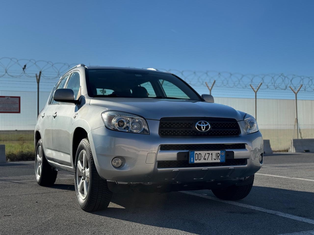 TOYOTA RAV4 2.2 D-4D 136 CV LUXURY 2006 1 PROP 12 MESI DI GARANZIA