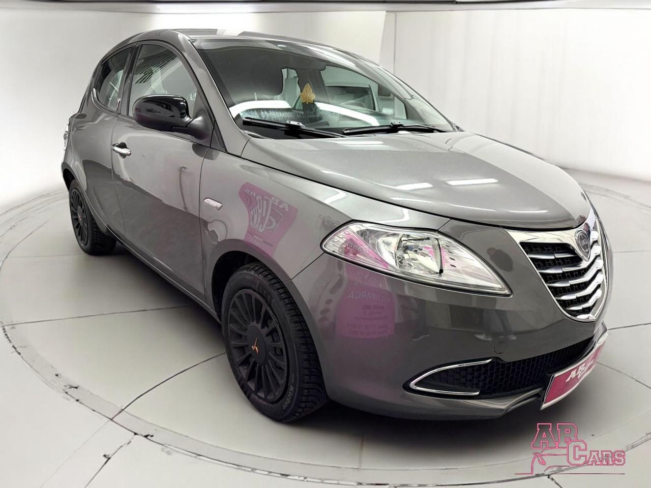 Lancia Ypsilon 1.2 69 CV GOLD SOLO 26000 KM!!!