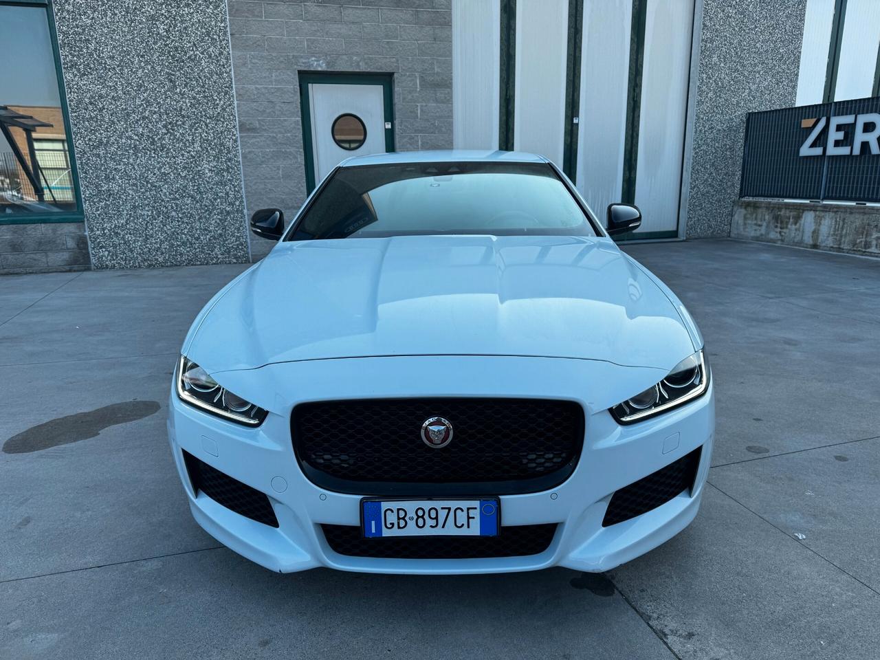 Jaguar XE 2.0 D 180 CV aut. Landmark Edition