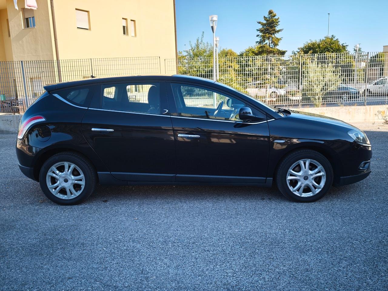 Lancia Delta 1.6 MJT DPF Oro 120cv in perfette condizioni