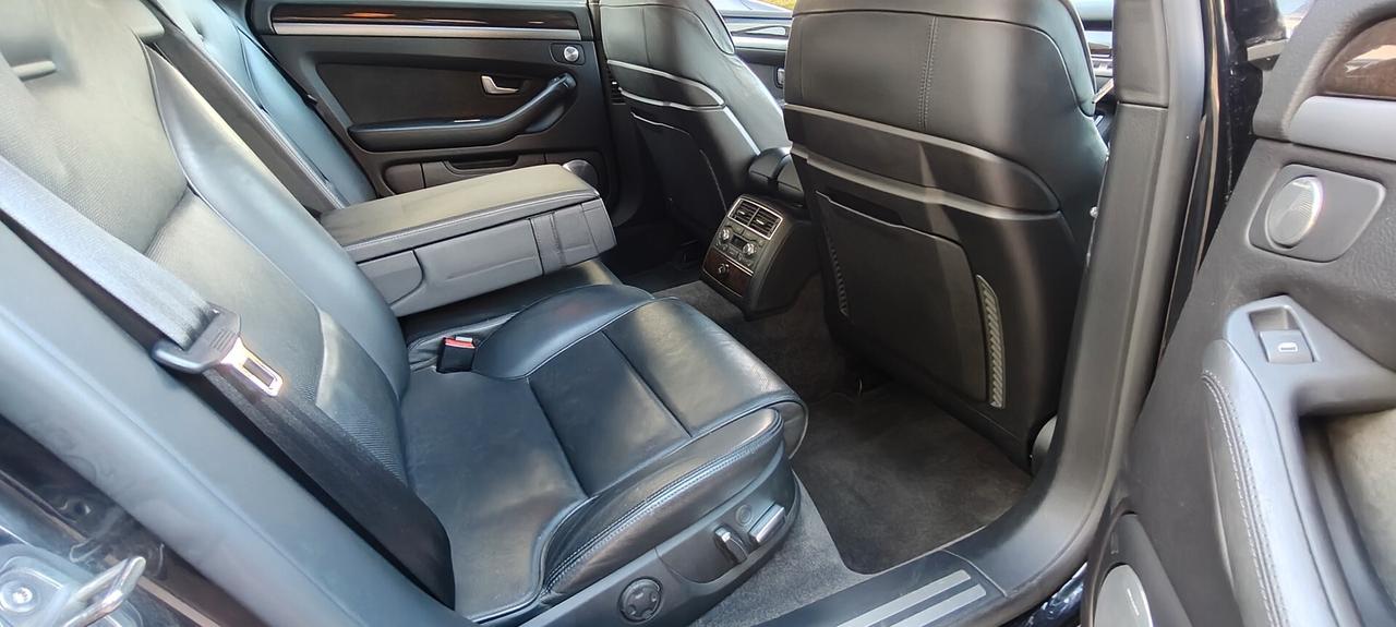 Audi A8 S8 5.2 V10 quattro tiptronic