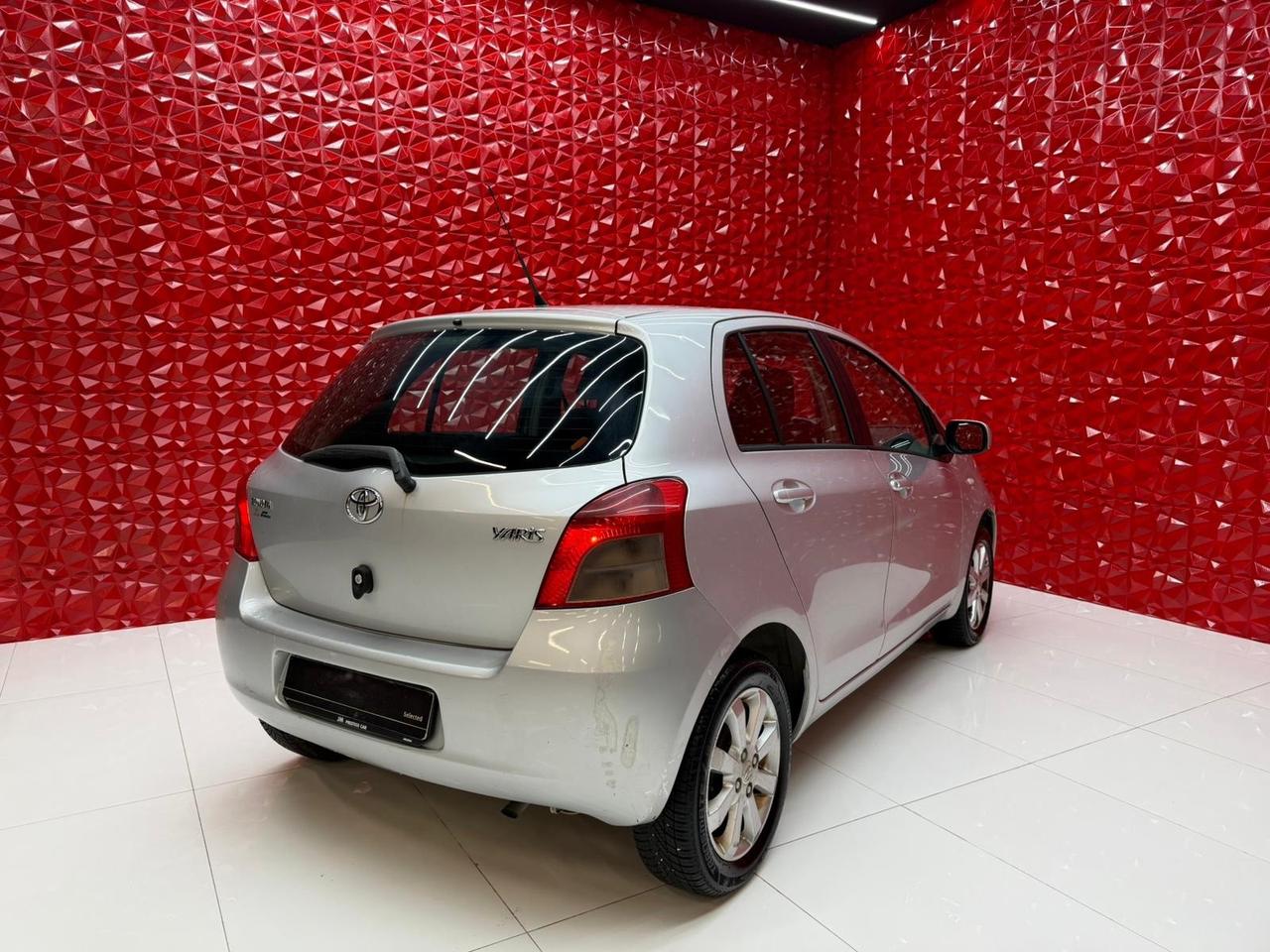 Toyota Yaris 1.0 5 porte Sol OK NEOPATENTATI