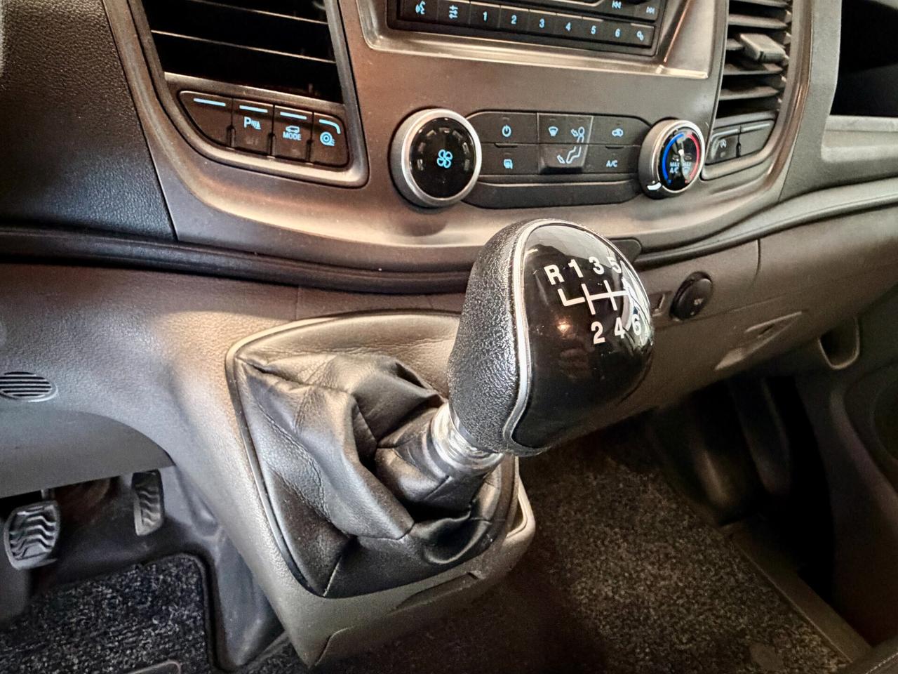 Ford Transit Custom 340 2.0 EcoBlue Hybrid 130 PL Furg. Titanium