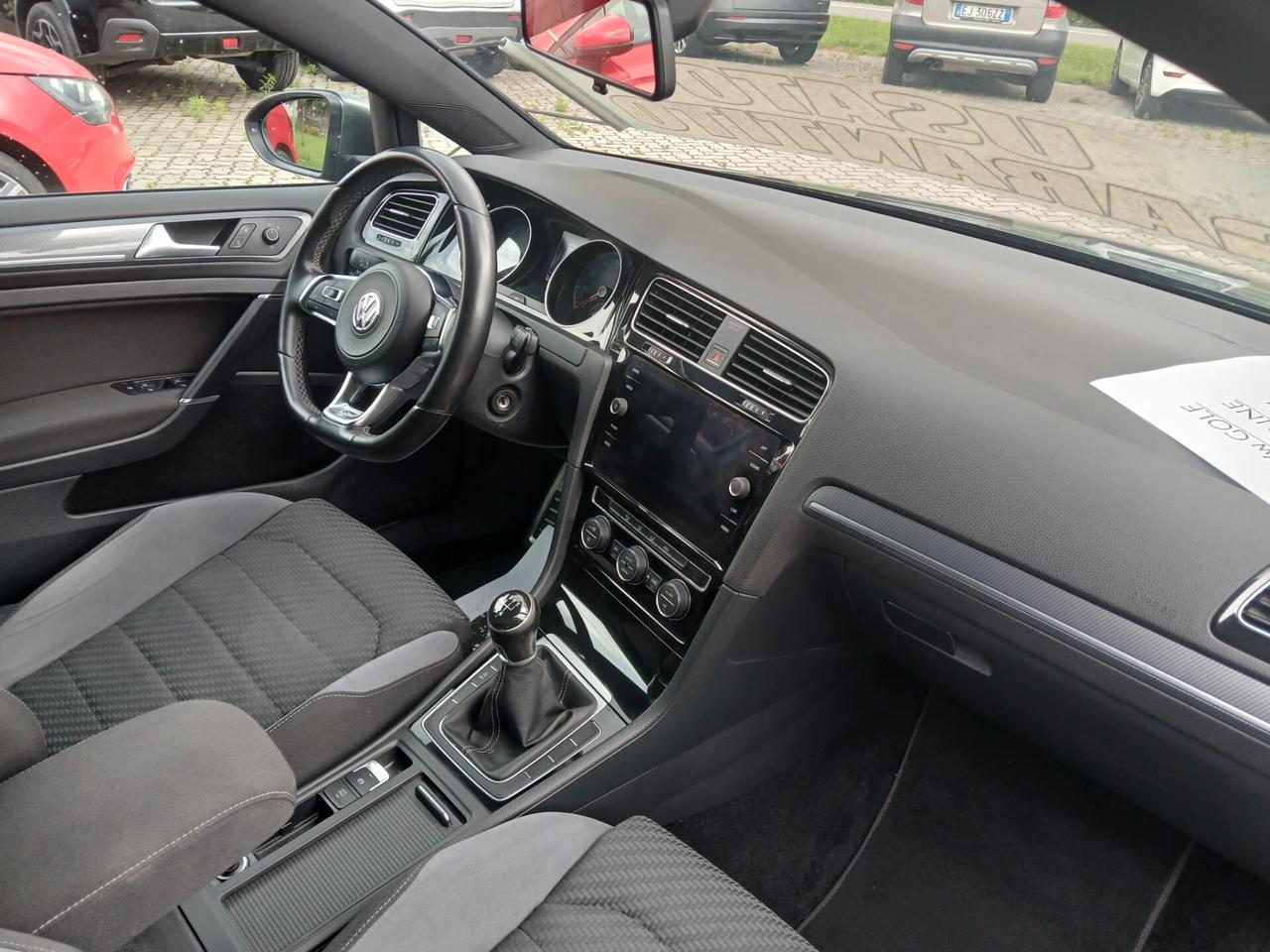 Volkswagen Golf 1.6 TDI 115 CV 5p. Highline BlueMotion Technology R-LINE