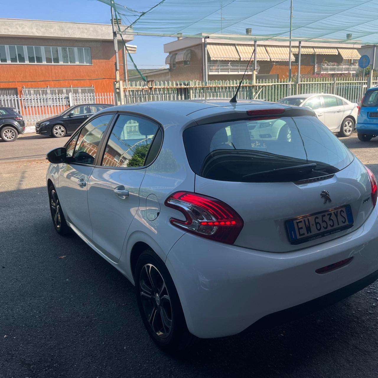 Peugeot 208 PureTech 82 5 porte Allure