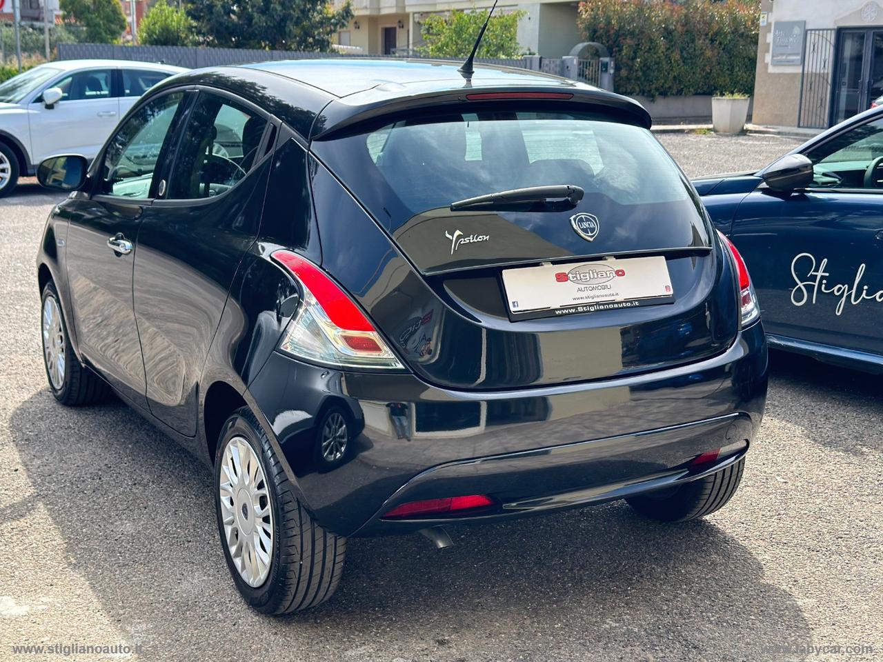 LANCIA Ypsilon 1.2 69 CV 5p. GPL Ecochic Silver
