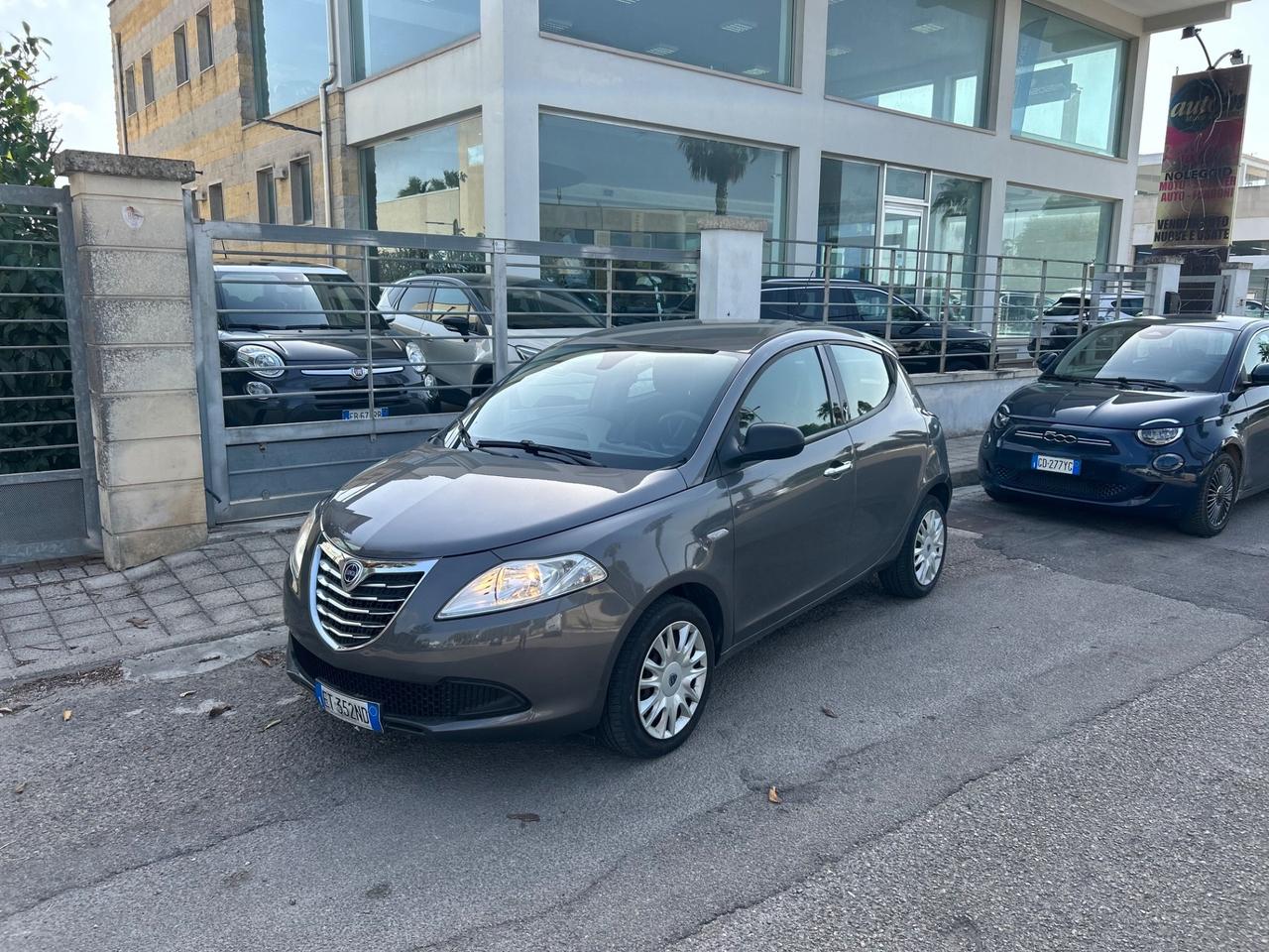 Lancia Ypsilon 1.2 69 CV 5 porte S&S Gold