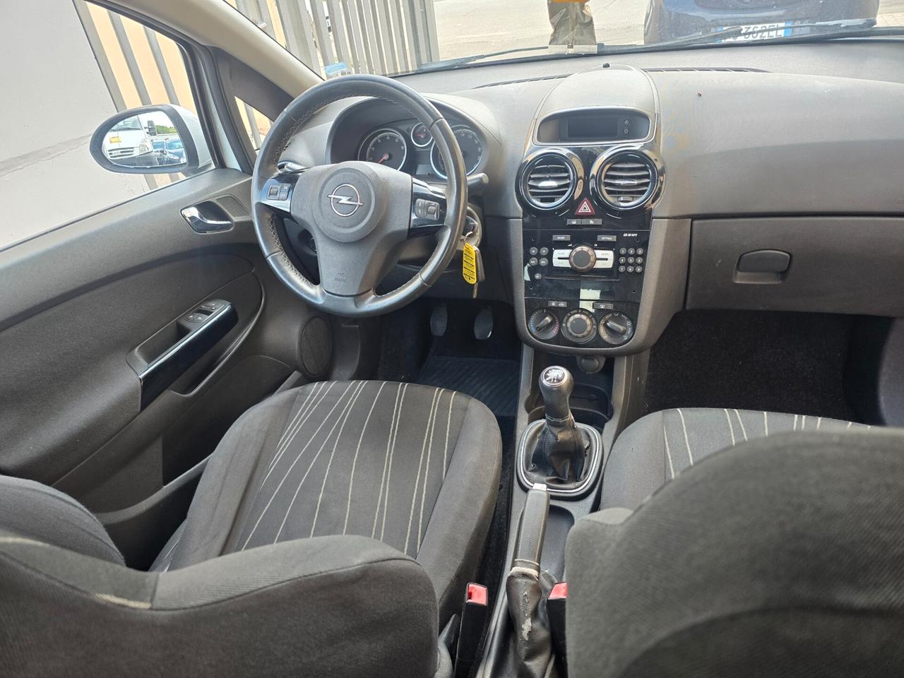 Opel Corsa 1.2 5 porte Club