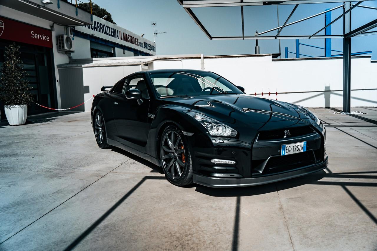 Nissan GT-R 3.8 V6 Black Edition