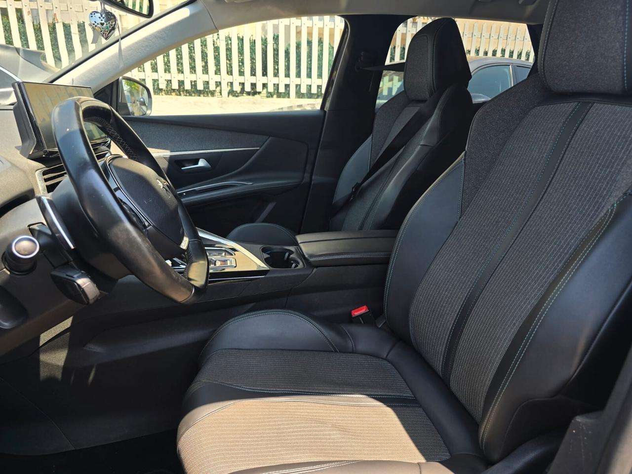 Peugeot 3008 1.5BLUEHDI 130CV GT ITALIANA