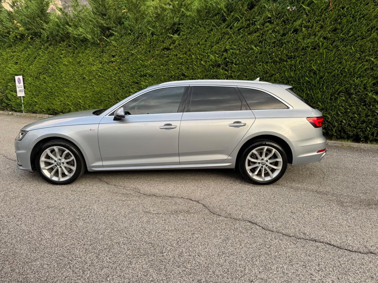 Audi A4 40 g-tron S-line edition
