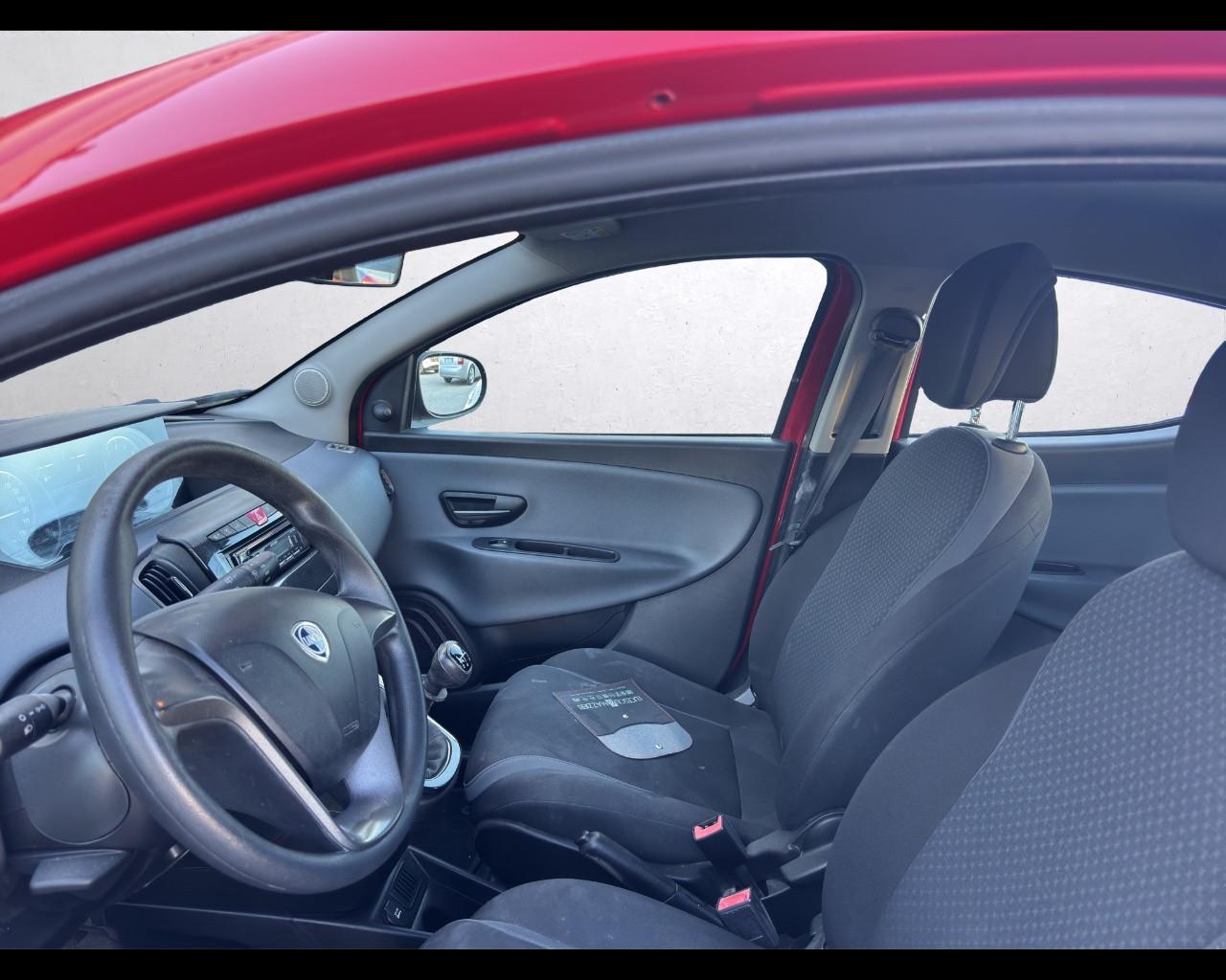 LANCIA Ypsilon 3ª serie - Ypsilon 1.2 69 CV 5 porte Silver