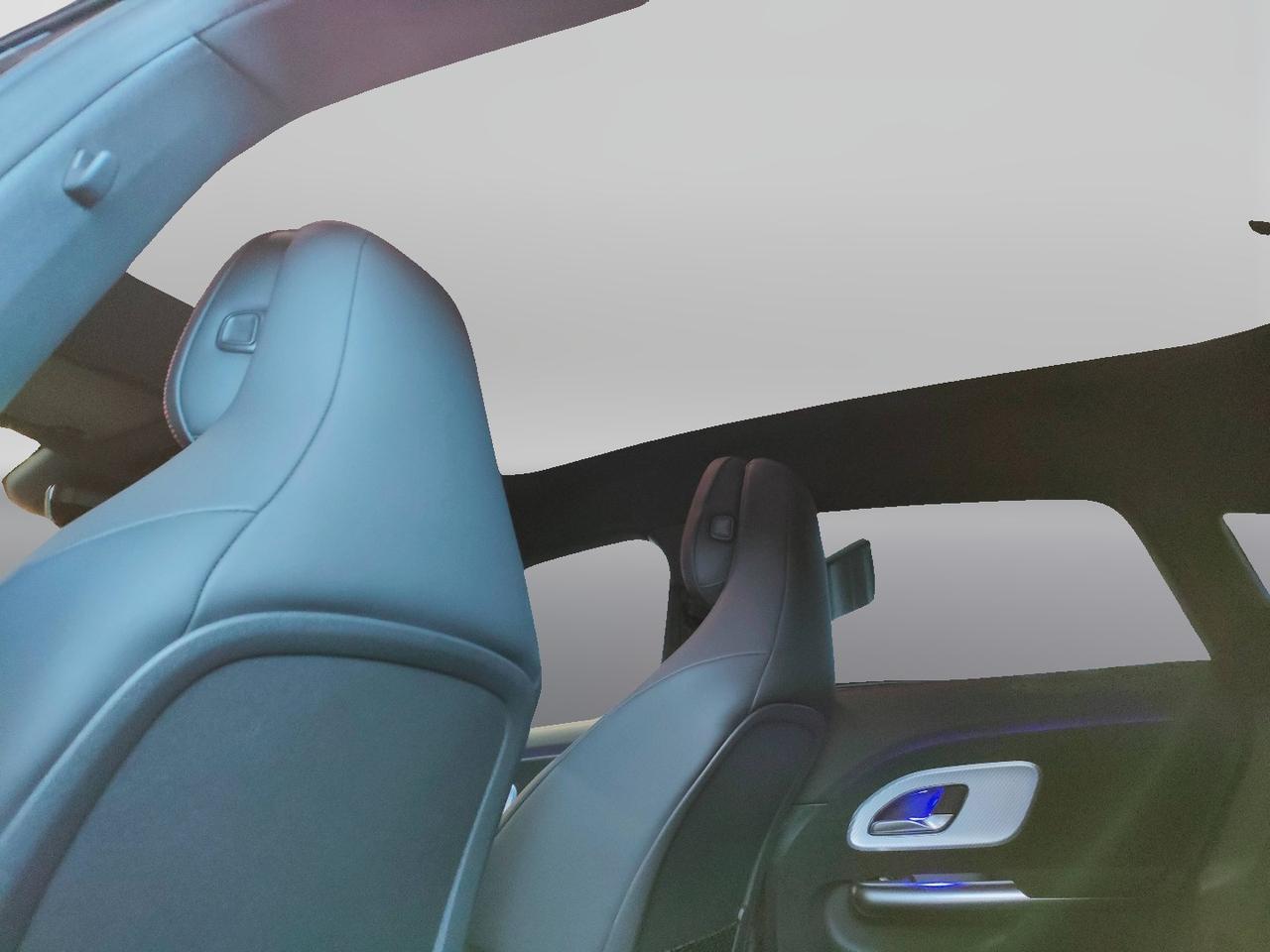 Mercedes-Benz CLA 250+ con tecnologia EQ