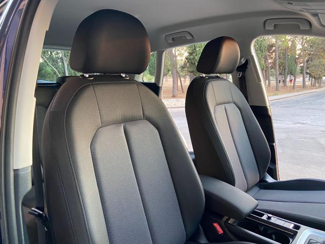 AUDI Q3 35 2.0 TDI S tronic Business Advanced COCKPIT