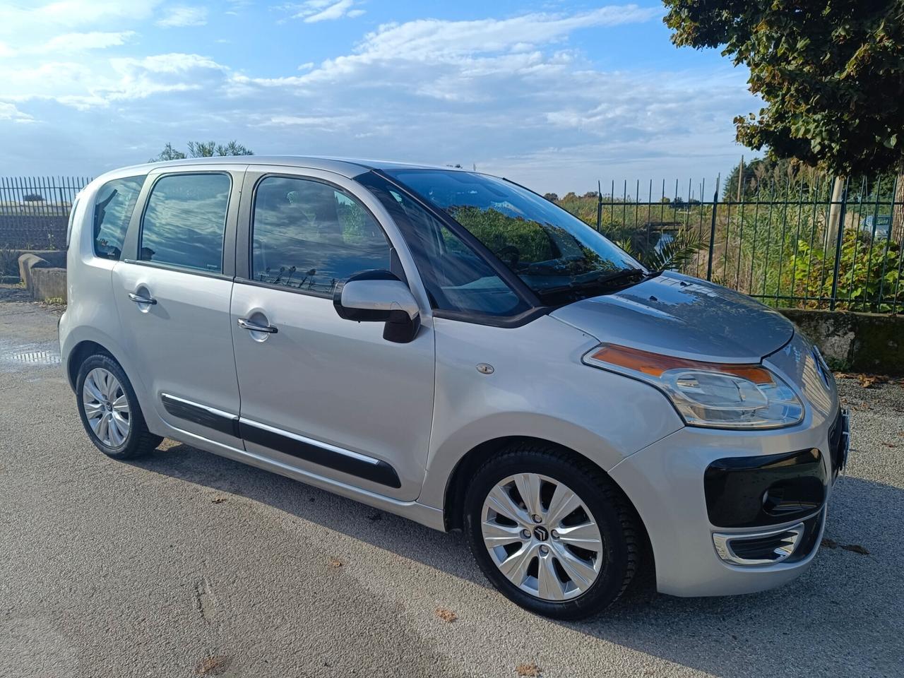 Citroen C3 Picasso 1.4 VTi 95 Exclusive Style GPL