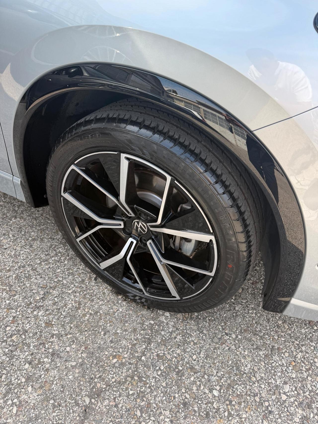 Volkswagen Tiguan 2.0 TDI 150 CV DSG R-Line Plus tetto apribile