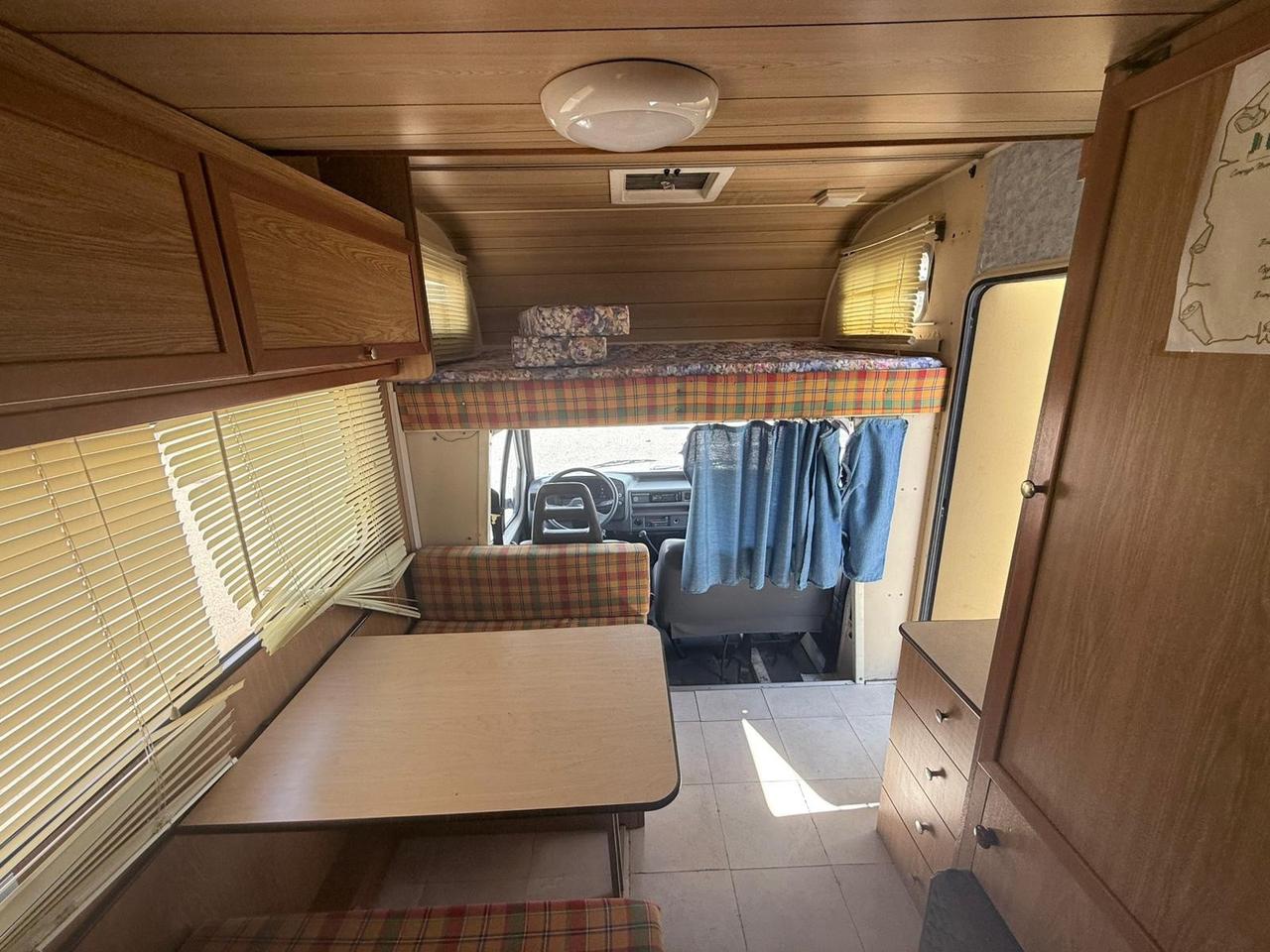 Ford Transit 150 2.5 TD