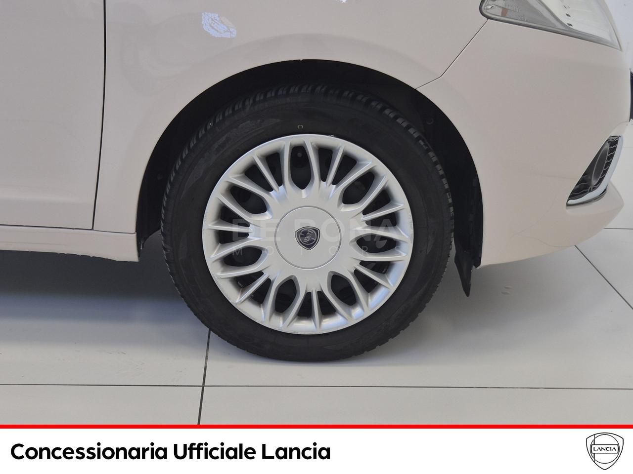 Lancia Ypsilon 1.2 silver ecochic gpl 69cv