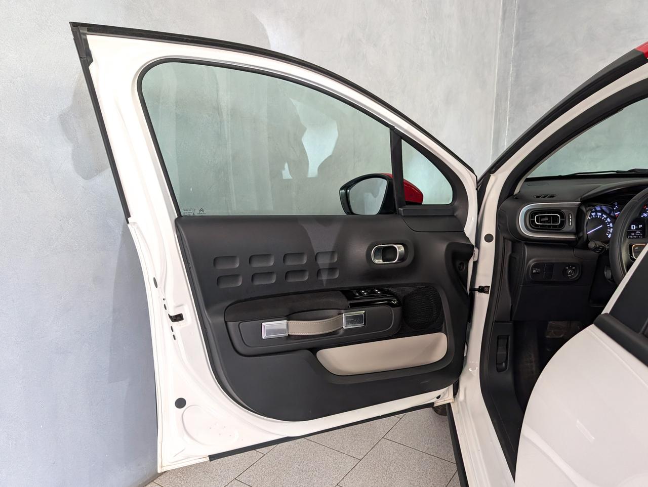 Citroen C3 1.2 puretech 110cv EAT6 Shine