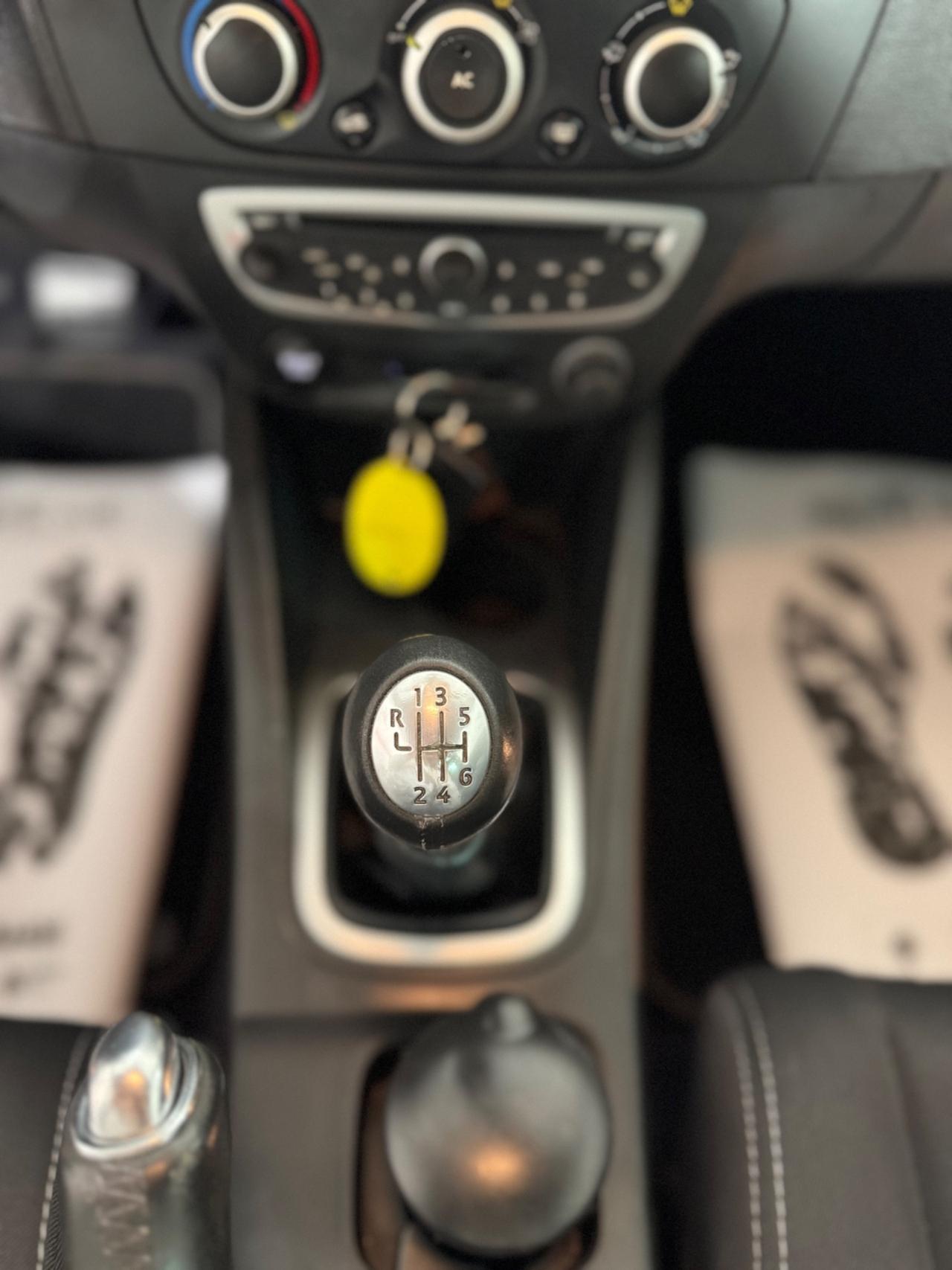 Renault Megane Coupé 1.6 Dynamique NAVI - SENSORI - CRUISE - FARI E TERGI AUTOMATICI