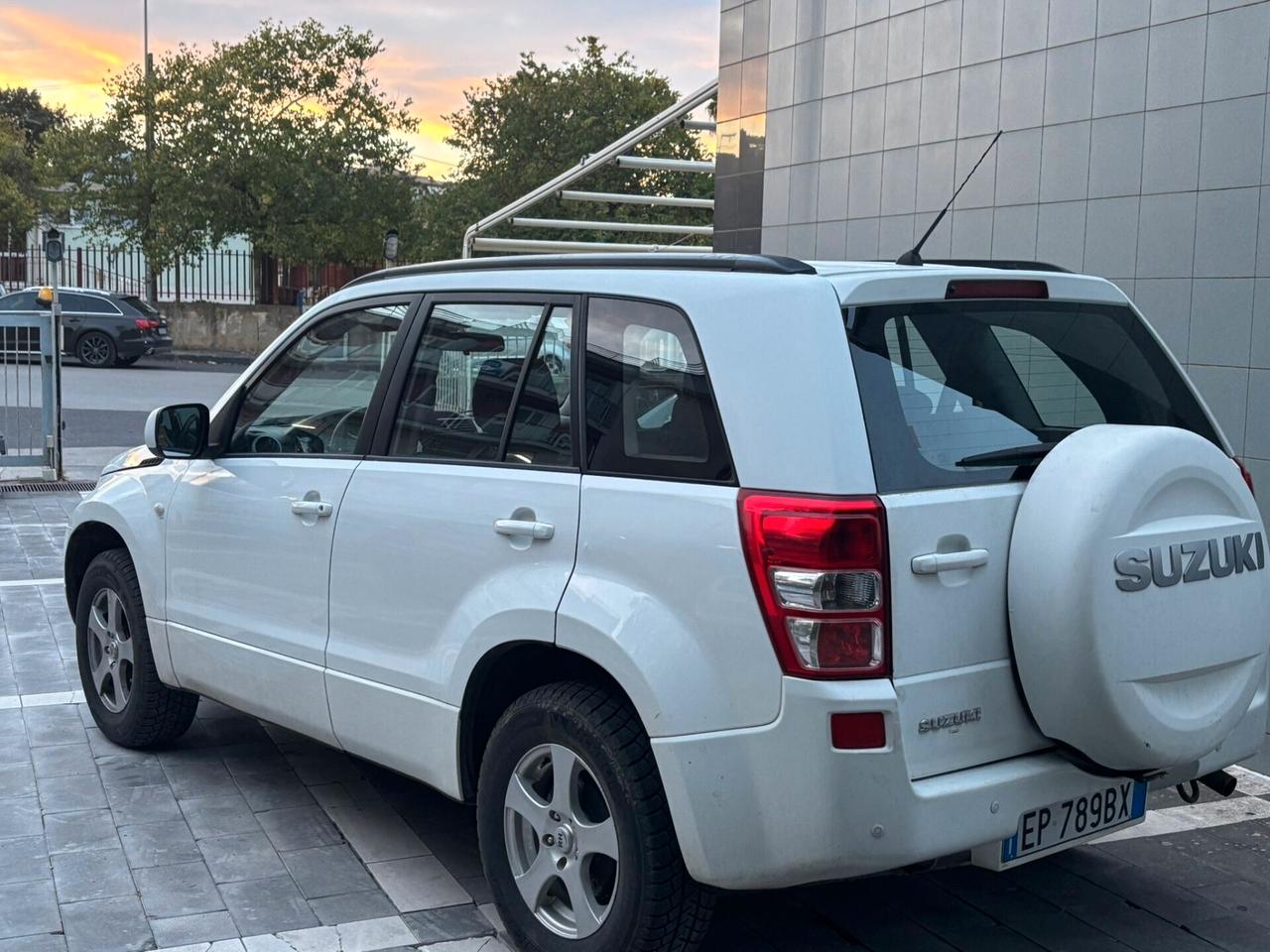 Suzuki Grand Vitara 1.9 DDiS 5 porte