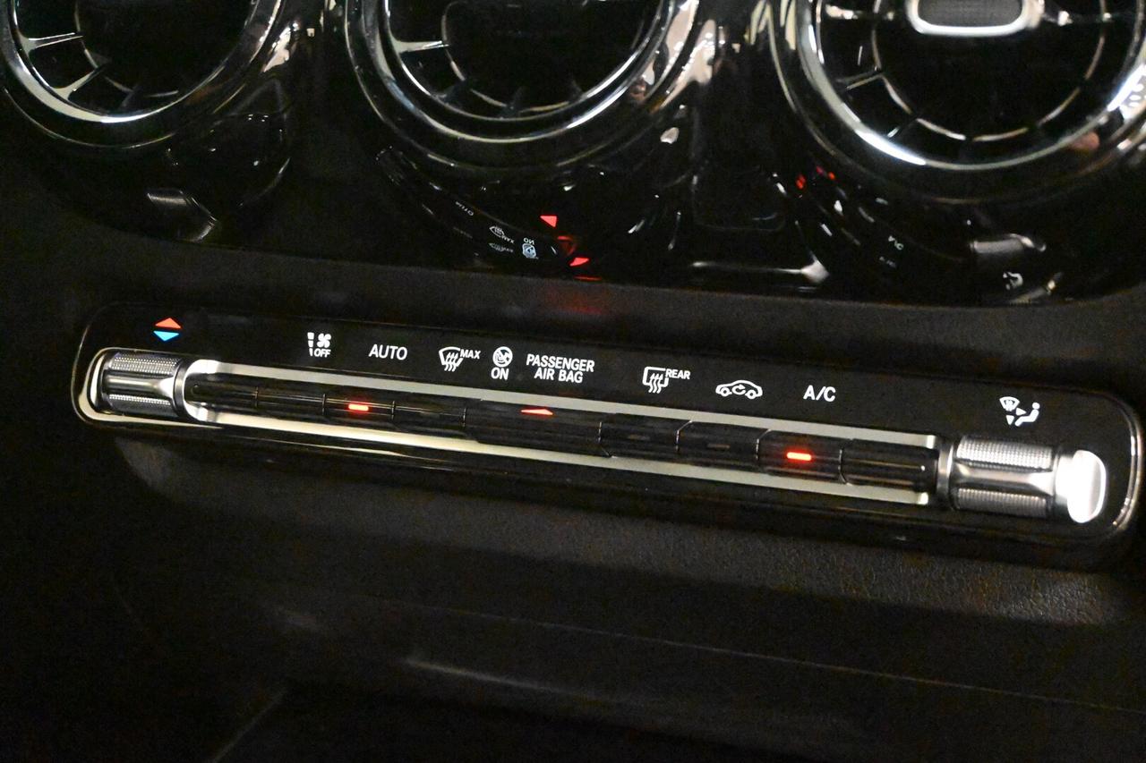 MERCEDES GLA (H247) GLA 180 d Automati...