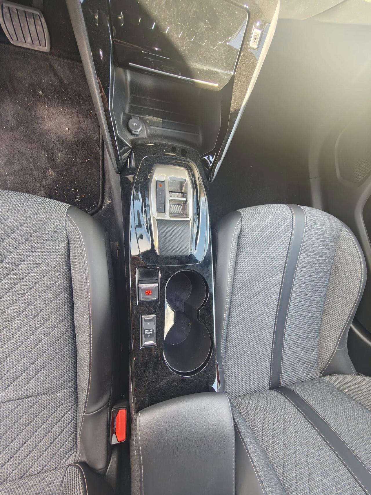 Peugeot 2008 PureTech 130 S&S EAT8 Allure