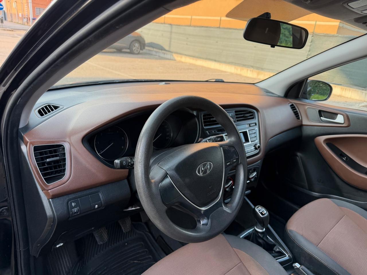 Hyundai i20 1.1 Crdi - NEOPATENTATI - 12 MESI DI GARANZIA -