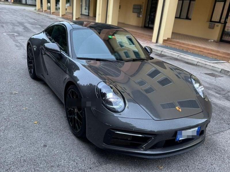 Porsche 911 911 Carrera 4 GTS