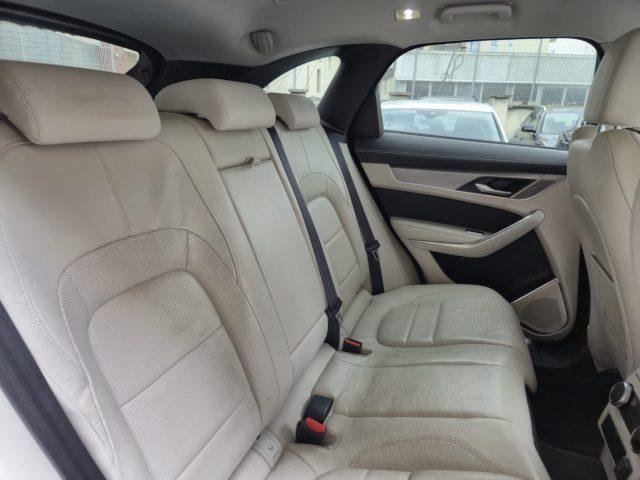 JAGUAR F-Pace 2.0 D 204 CV AWD aut. R-Dynamic SE